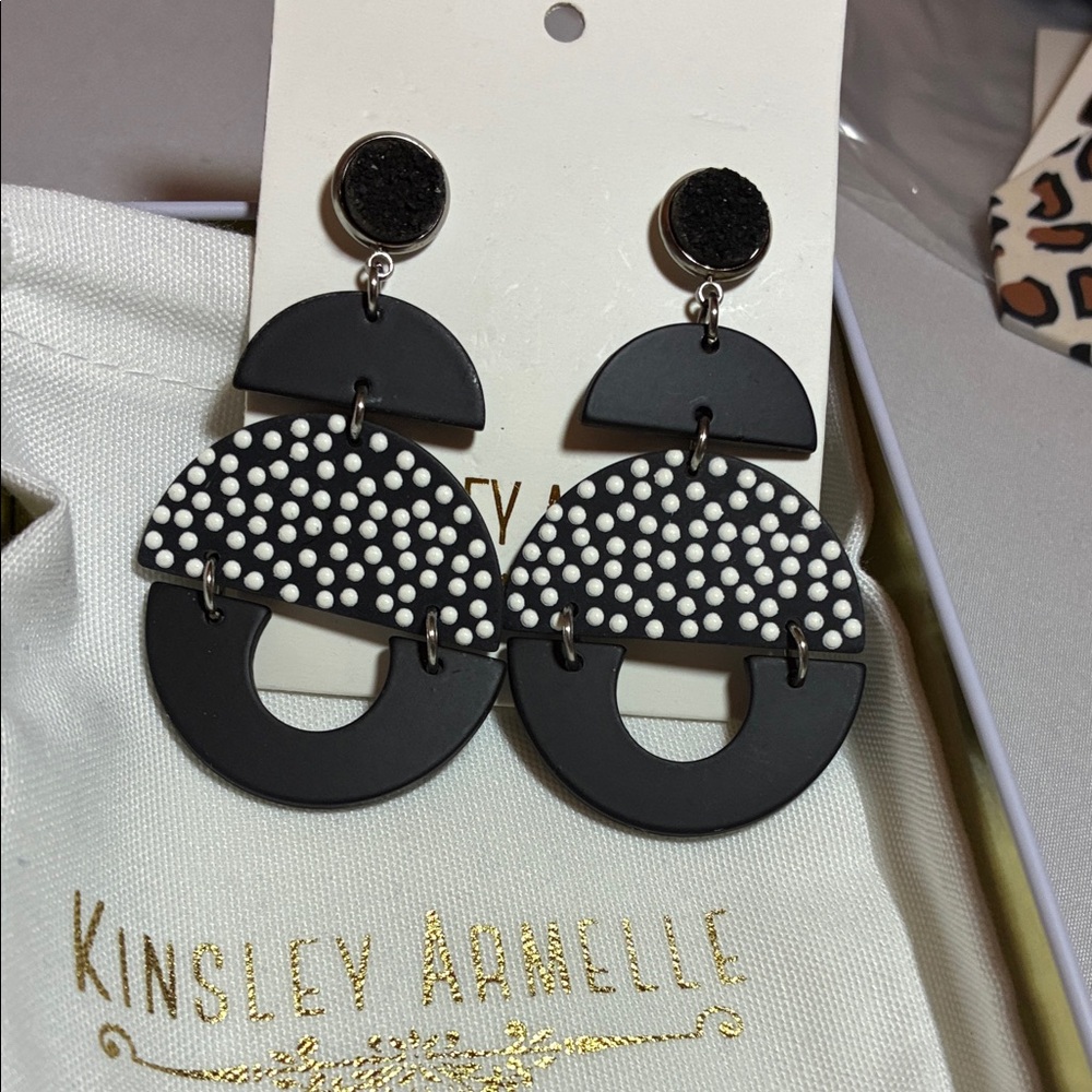 Kinsley Armelle Black and White Geometric‎ Earrings